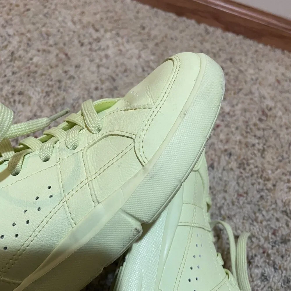 On Running Women's Size 7.5 The Roger Clubhouse Trainers Sneakers Bright Yellow - Picture 8 of 13